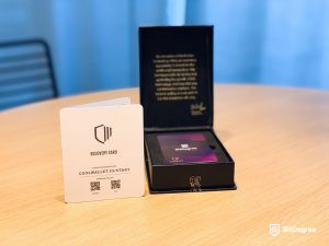 coolwallet-s card in the box