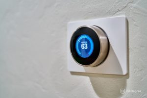 Smart thermostat as an example of what is IoT